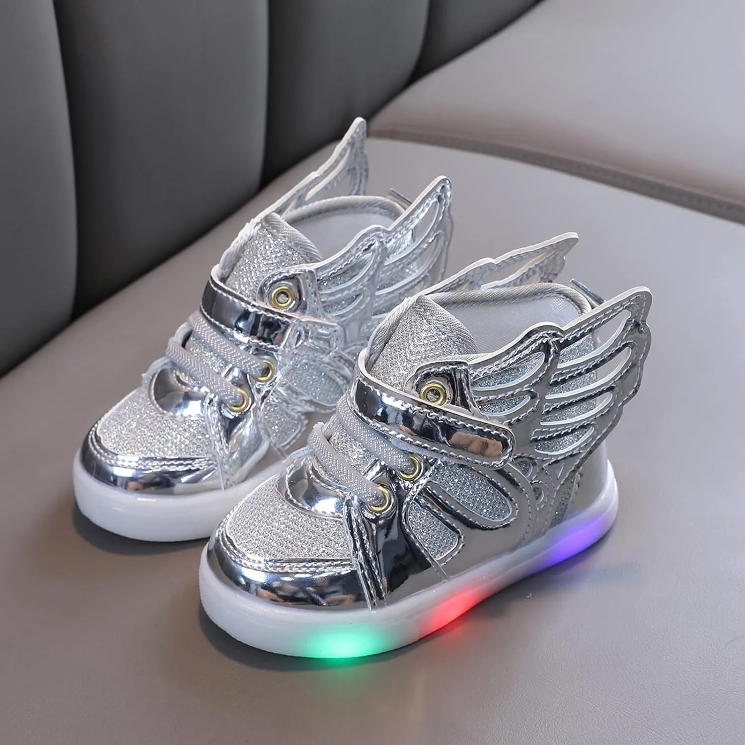 Kids LED Light Up Shoes USB Rechargeable Unisex Boys Girls LED Sneakers Cool Flashing Top Sneakers Luminous Shoes