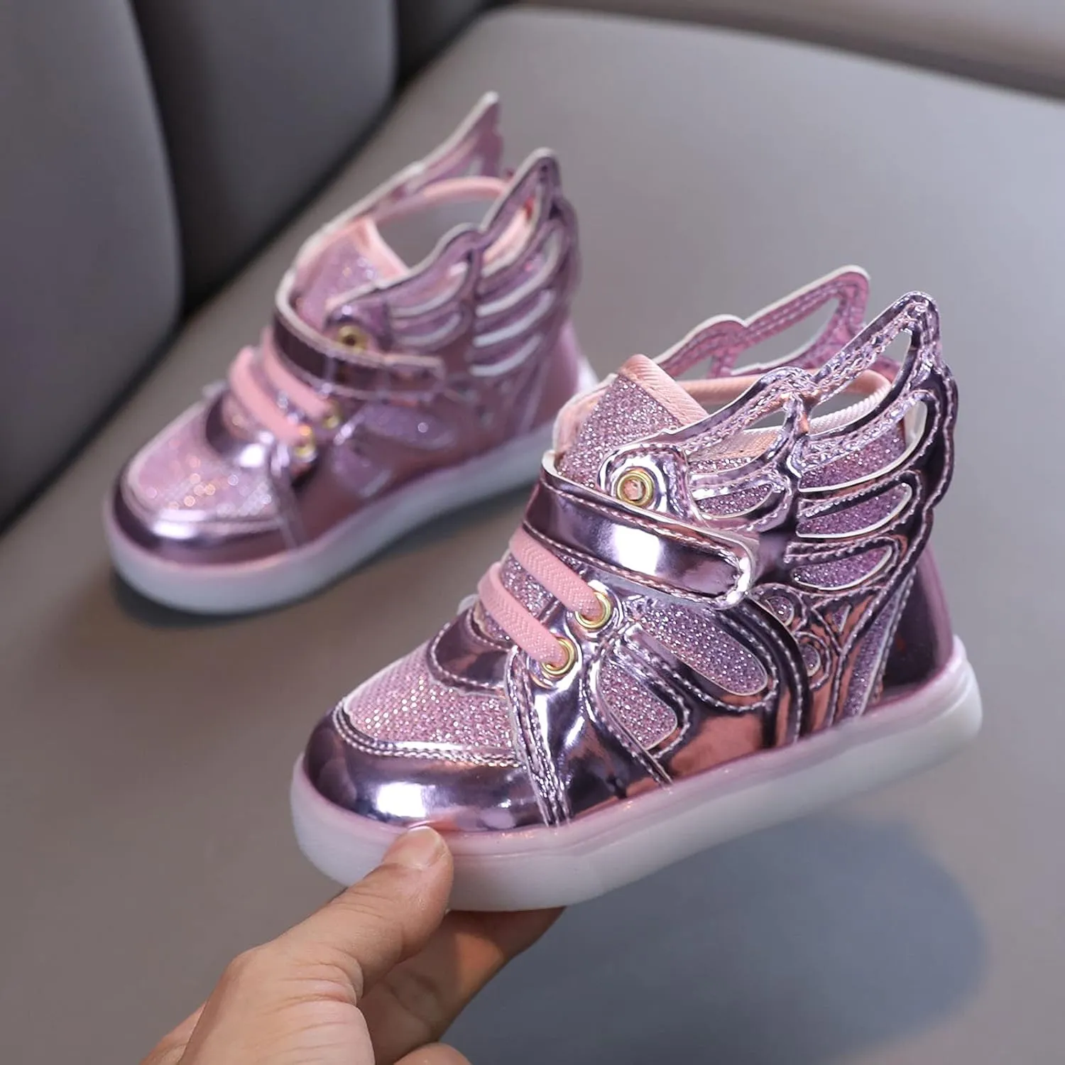 Kids LED Light Up Shoes USB Rechargeable Unisex Boys Girls LED Sneakers Cool Flashing Top Sneakers Luminous Shoes