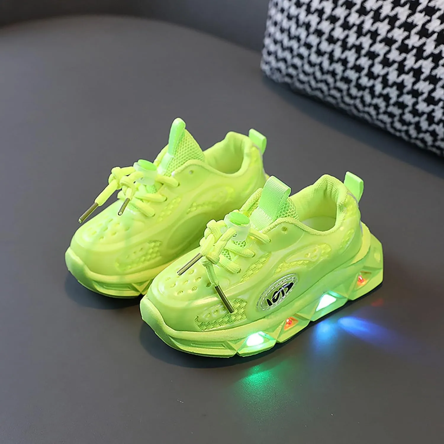Memory Foam Light Up Sneaker for Toddler Baby Boys Girls Mesh Lace-Up Breathable Led First Walking Sport Shoes Non Slip