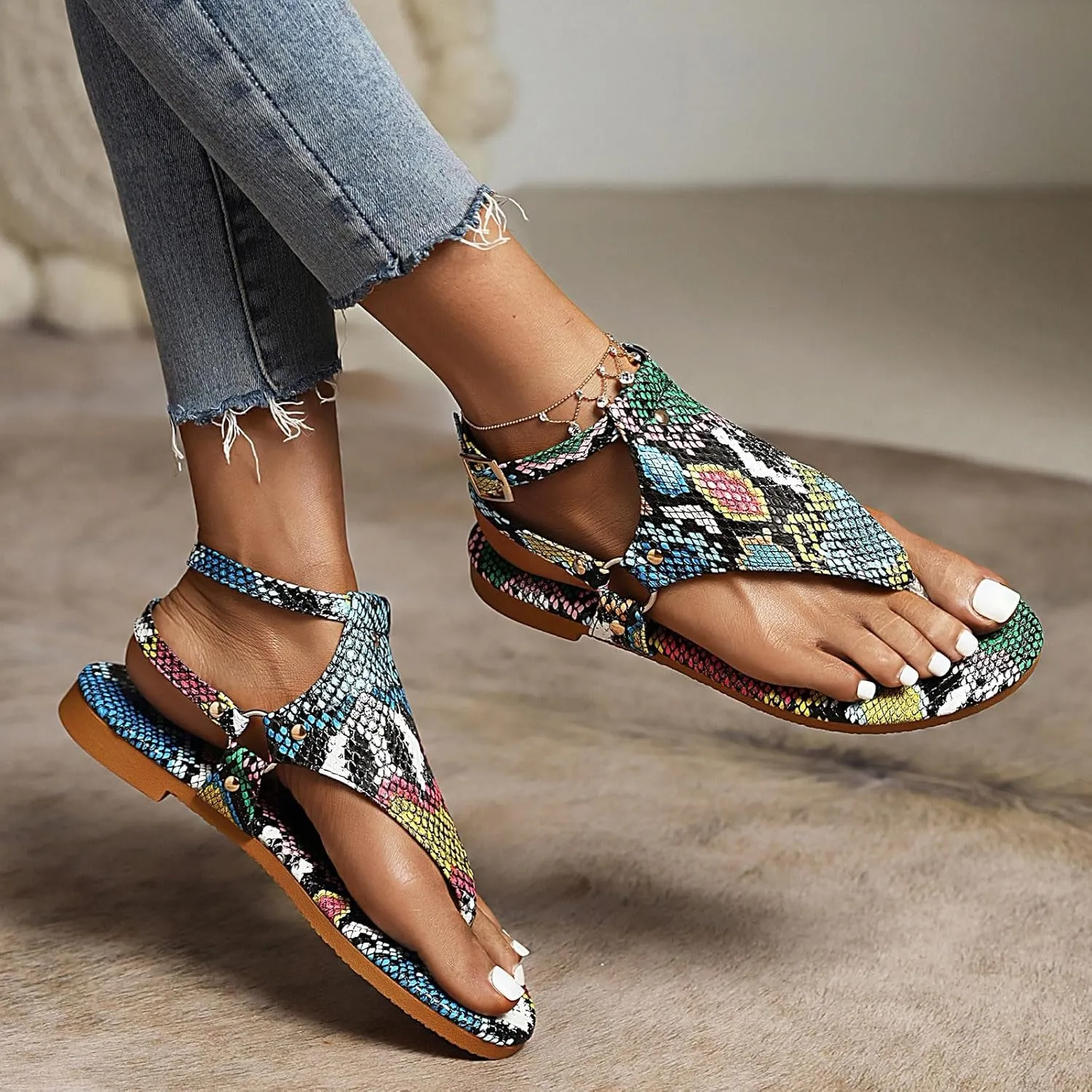 SuanlaTDS Women's Flat Sandals Flip Flops 2025 Comfortable Dressy Thong Buckle Ankle Strap Slingback Gladiator Roman Shoes Summer T-Strap Low Heel Outdoor Walking Flats Sandal