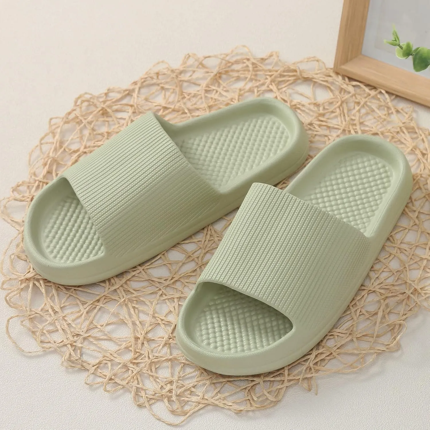 Travel Slippers for Women Indoor Slipper for Gym Soft Sole Soft Soled Slides Women's Fashion Slippers