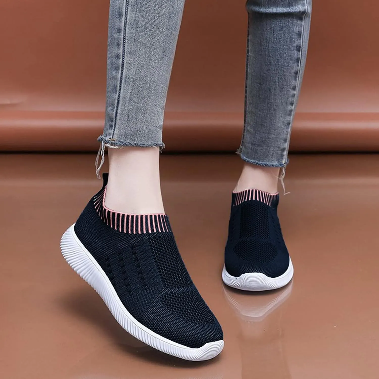Women Canvas Slip On Sneakers Casual Walking Shoes Lightweight Flat Comfortable Elastic Non Slip Loafers
