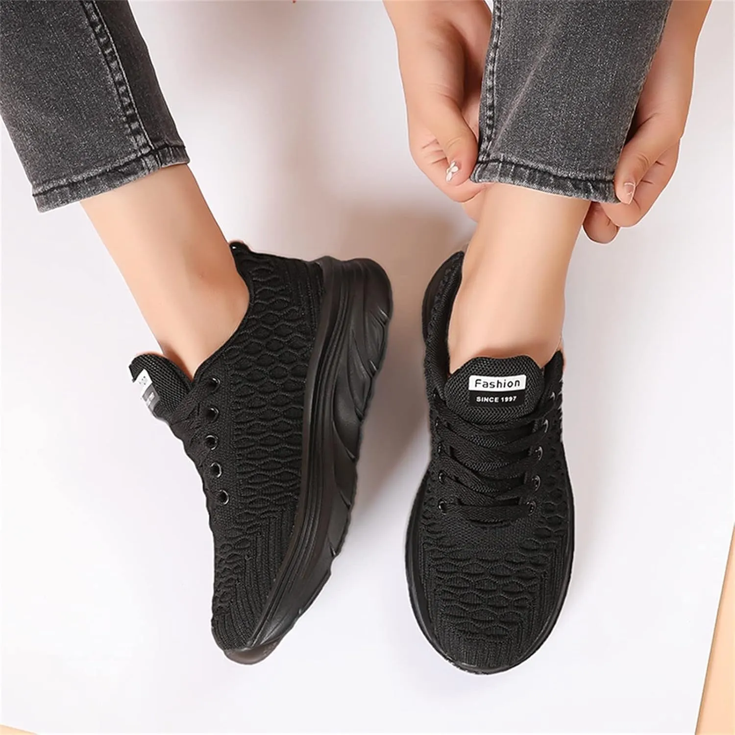 Women Canvas Slip On Sneakers Casual Walking Shoes Lightweight Flat Comfortable Elastic Non Slip Loafers