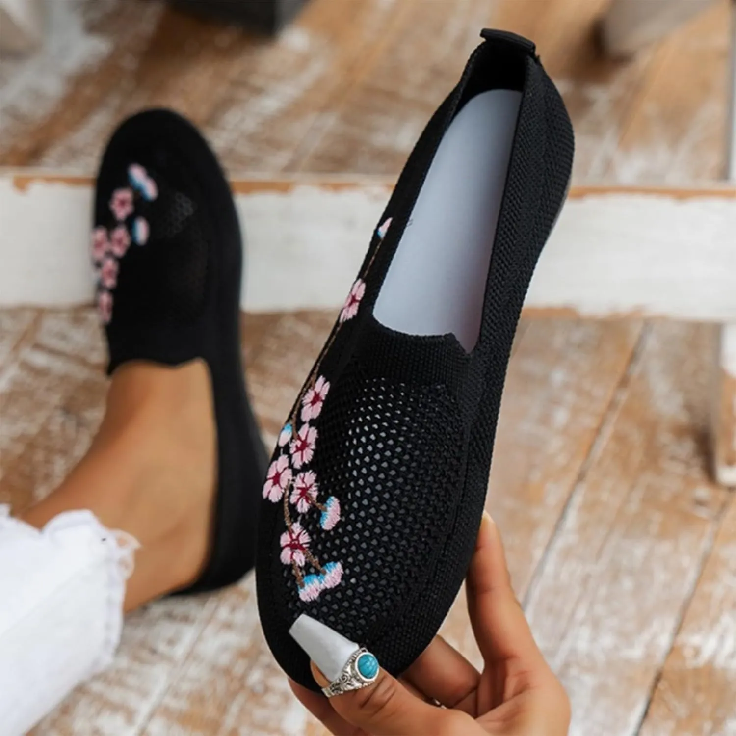Womens Slip On Loafers Casual Comfortable Walking Shoes Lightweight Canvas Sneakers Non Slip Flat Flats